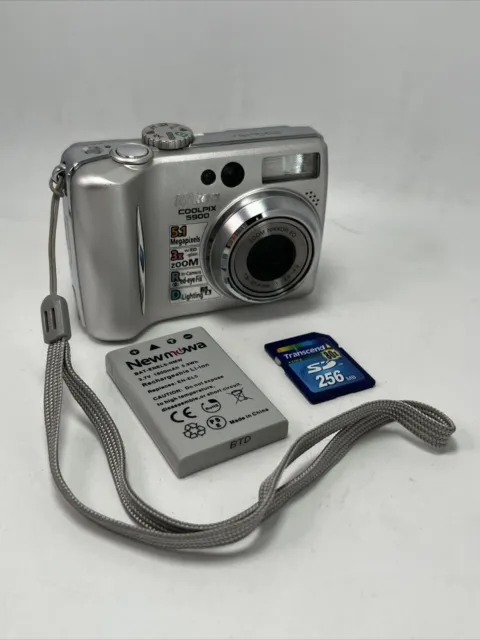 Nikon COOLPIX E5900 Camera, Retro Digicam + EXTRAS - NEAR-MINT+ WORKING/TESTED