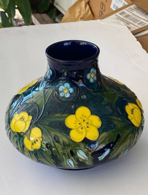 Vintage MOORCROFT Beautiful and unique LARGE Squat Vase Blue and Yellow Flowers