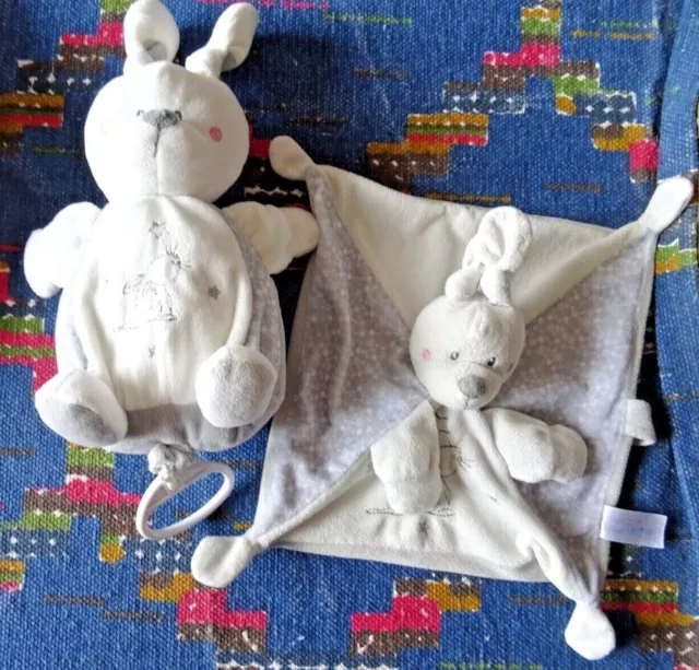 HB2/ DOUDOU PLAT et PELUCHE MUSICAL LAPIN BLANC ETOILE ARGENT SIMBA KIABI