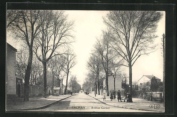 CPA Cachan, Avenue Carnot, vue de la rue