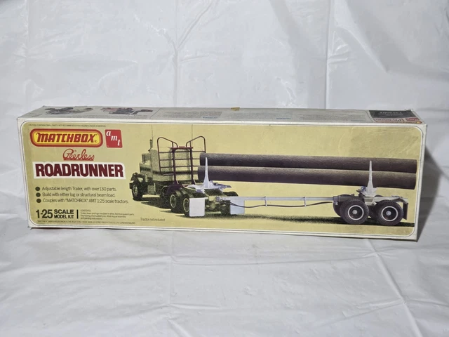 Maquette plastique de camion Ford LN 8000 Race car Hauler 1:25