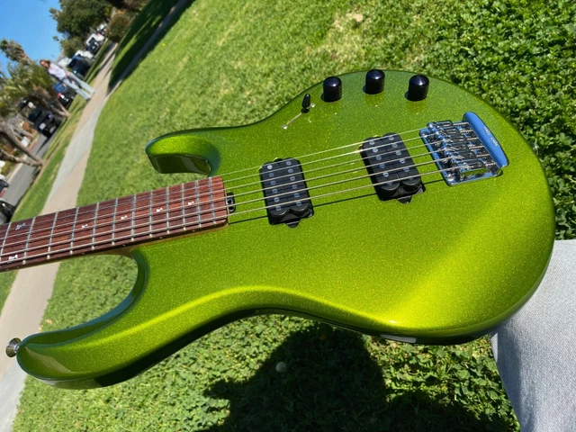Music Man Silhouette Baritone Bass Dargie Delight Martini Olive Green Rare 1 Off Music Man Silhouette Baritone Bass Dargie Delight Martini Olive Green Rare 1 Off
