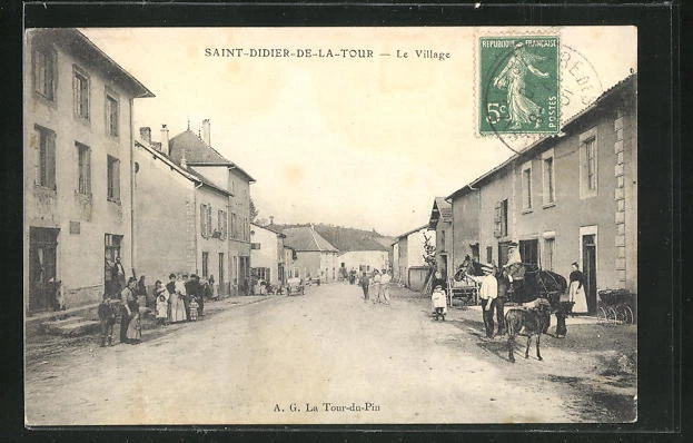 CPA Saint-Didier-de-la-Tour, vue de la rue im Ortskern 1910