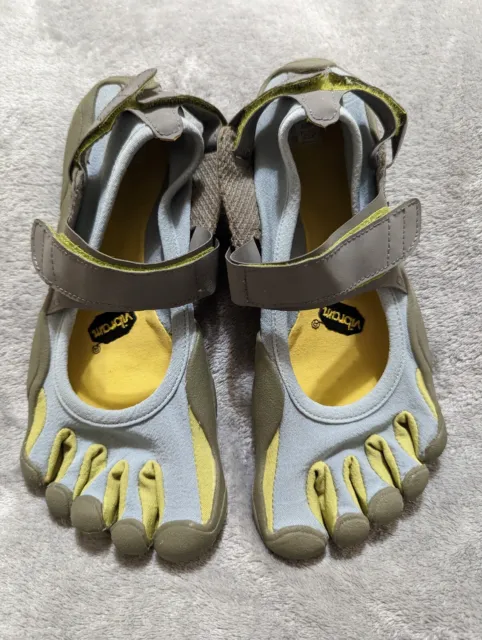 BARELY USED - Vibram FiveFingers Womens Running Barefoot Water Shoes W39 US 8.5