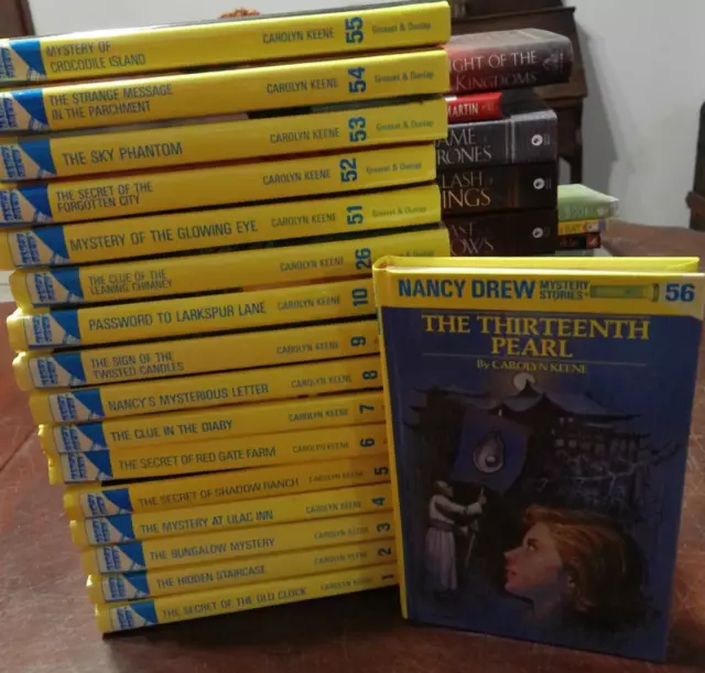 LOT OF 17 NANCY DREW HARDCOVER BOOKS - Carolyn Keene