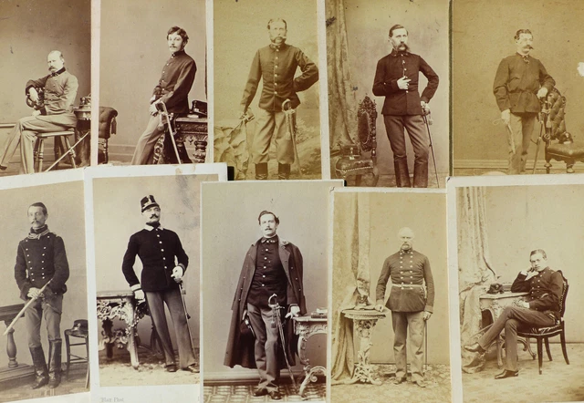 KONVOLUT: 10 CDV Fotos um 1870 +++ KUK OFFIZIERE Tschako & Säbel +++ Österreich