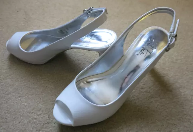 Womens Life Stride “Olin” White Patent Peep Toe Slingback Pumps Sz 8.5 M (NIOB)