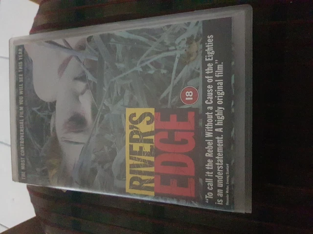 River's Edge VHS RARE OOP Crispin Glover, Keanu Reeves, Ione Skye, Dennis Hopper