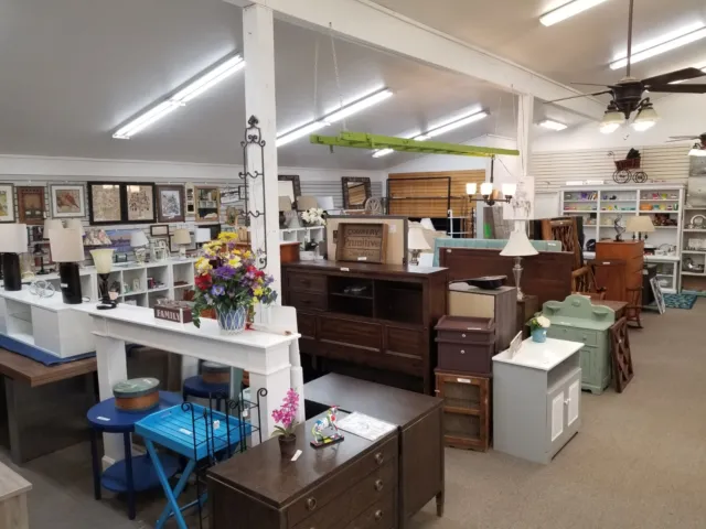 Retail furniture closout and consignment store NH since 1996