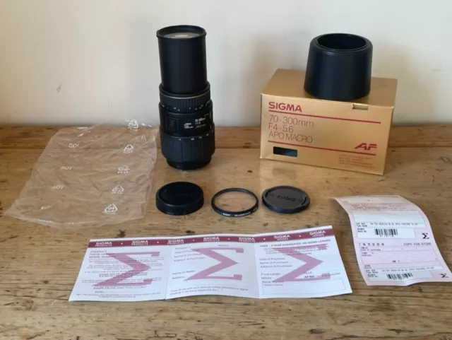 SIGMA 70-300mm F4-5.6 APO MACRO AF CAMERA LENS FOR MINOLTA AF + HOOD