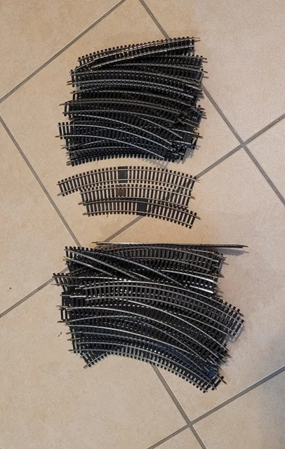 Lot De 120 Rails De Train Miniature Lima HO - Droits, Courbes, Croisements Et Aiguillages (Occasion, état Moyen)