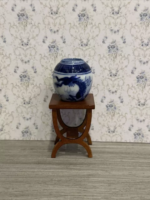 Dollhouse Miniature Large Urn Planter  1:12 Porcelain & Base