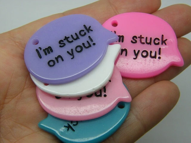8 I&#39;m stuck on you speech bubble pendants resin M428