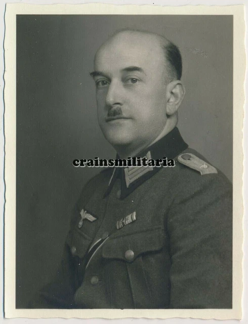 Orig. Foto Portrait Offizier Oberleutnant m. Orden Ordensspange