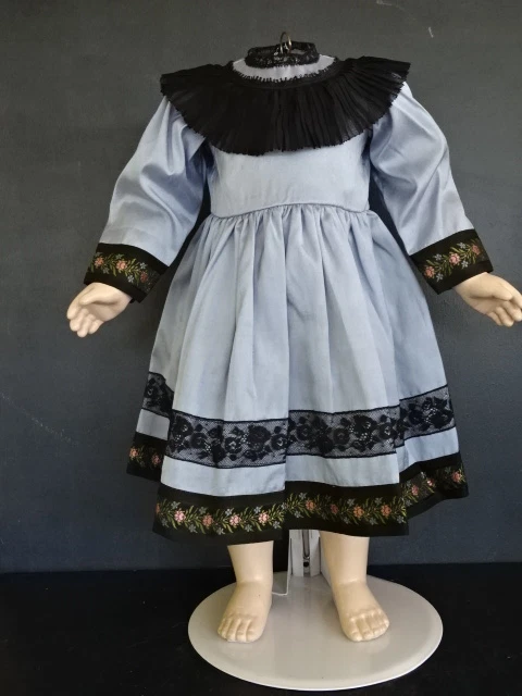 ROBE en SOIE bleue pour POUPÉE ANCIENNE de 55 cm. Jumeau, Bru . DOLL DRESS