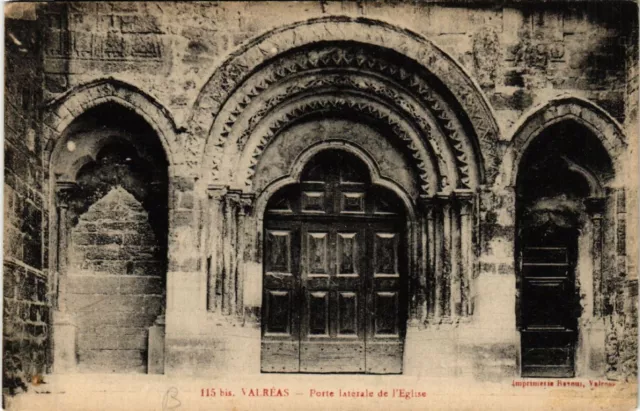 CPA AK VALREAS - Porte laterale de l'Église (511709)