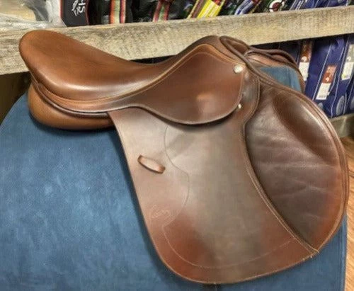 GENTLY USED- Pessoa Heritage Pro Close Contact Saddle with ALTO XCH BROWN 18IN