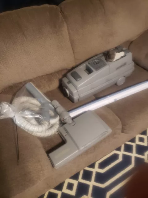 Electrolux Epic Series 6500 SR  Vacuum Set  gray !! Please read