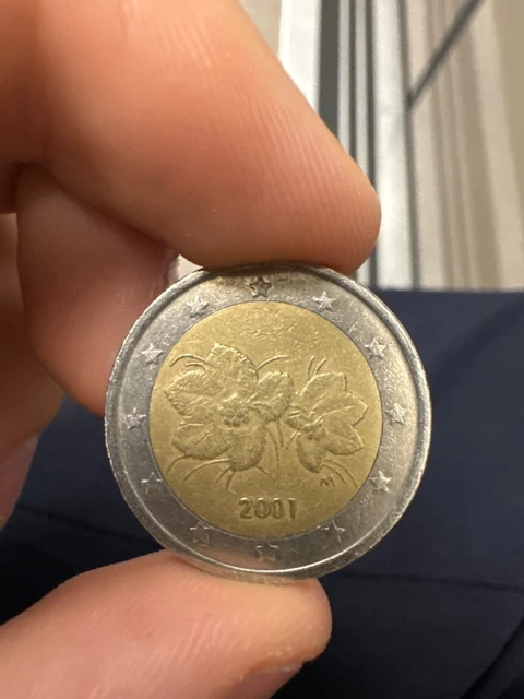 Piece De 2 Euro Avec Des Fleurs