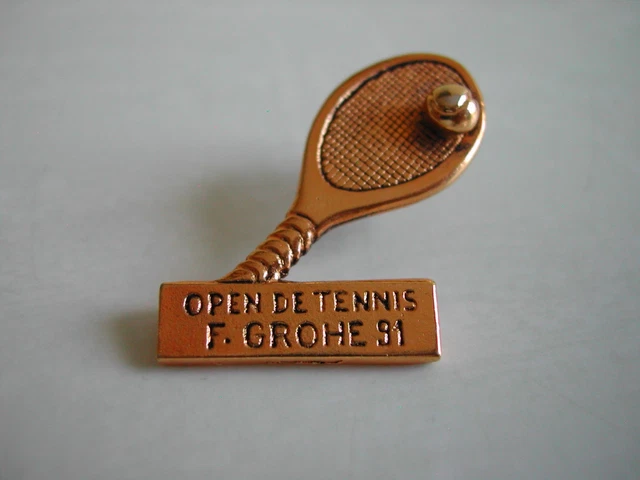 Pin's Tennis La Norville 91 – Roland Garros, Sport Club – Émaillé à Chaud, Neuf