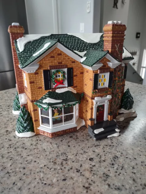 Dept. 56 Original Snow Village "2000 Holly Lane" #54977 Christmas Fun Americana