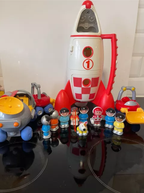 Happyland Space Rocket - Moon Buggy’s & 8 Figures