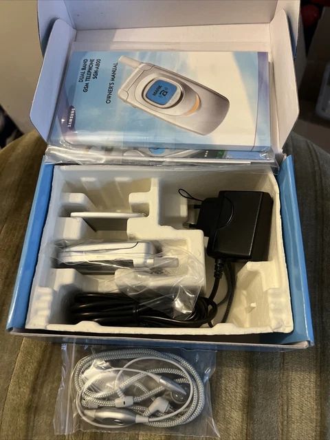 Samsung SGH A 800 - Klapphandy - silber / entsperrt Brand New