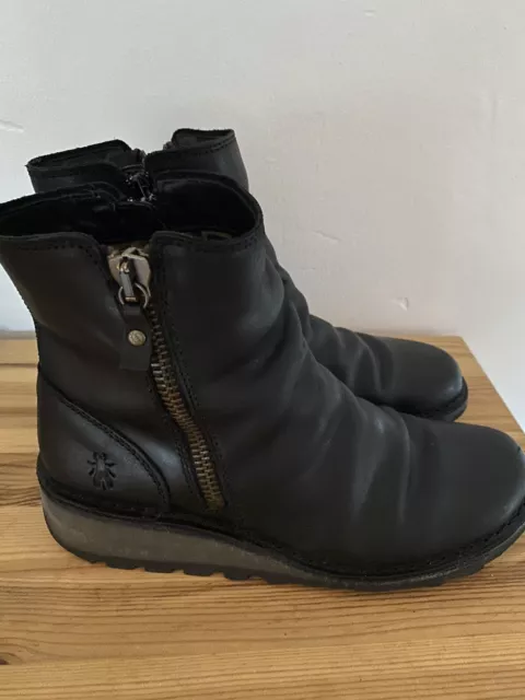 Ladies fly Black Boots Size 8