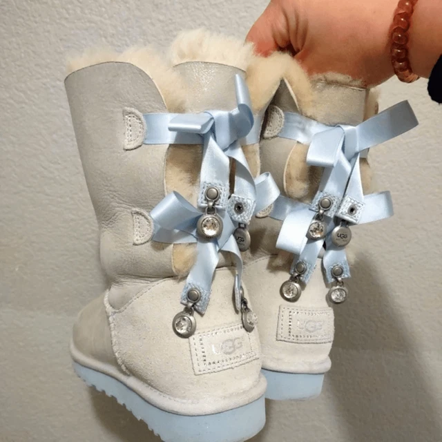 UGG I Do! Bailey Bling-Bow Limited Edition Boot, White. Size 8