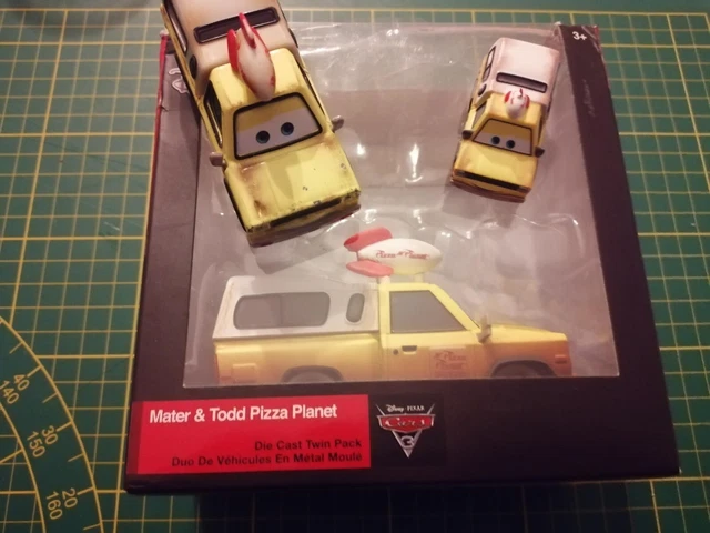 lot de  voitures cars disney pixar  mattel metal  d occasion tres rare