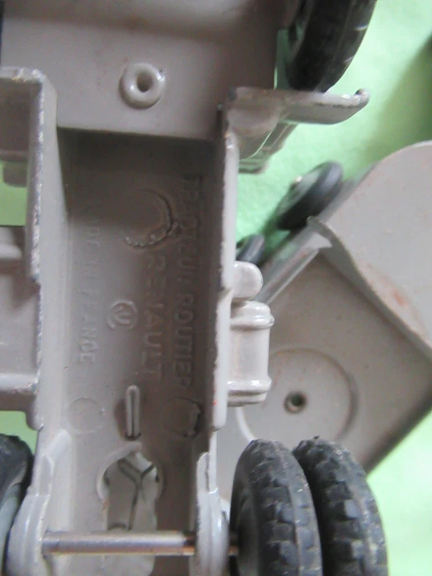 CIJ 1/43 – Tracteur Remorque Mille-Pattes Renault N°3/75, Pièces, Rare