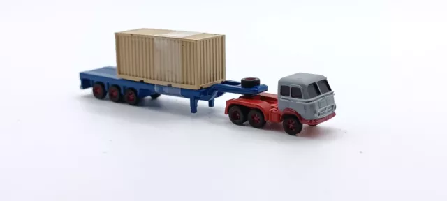 Autoarticolato con container, scala Z,  1:220 stampato in resina, dipinto a mano