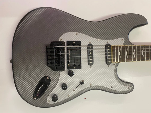 E-Gitarre SuperStrat ca 20 Jahre alt aber Hardware ist neu! ARIA II Tremolo