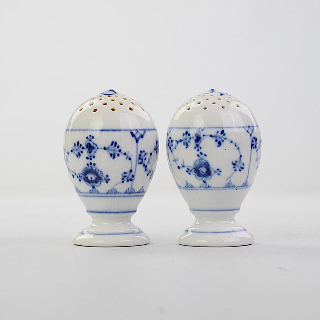 Royal Copenhagen blau geriffelt, 2 x Salzschüttler