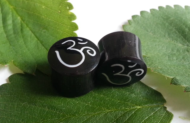1 Pair Organic Hand Carved Hindu OHM Sanskrit OM Bone Inlay Horn Ear Plug Gauges