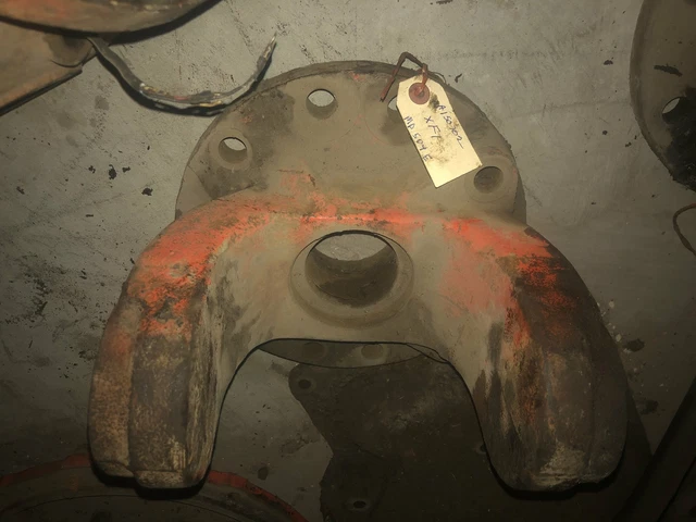 international -Case- 4WD Axle Trunnion	- yoke -A150702