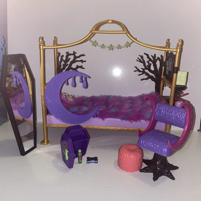 MONSTER HIGH CLAWDEEN Wolf Bedroom 2024 Complete and as new $90.00 ...