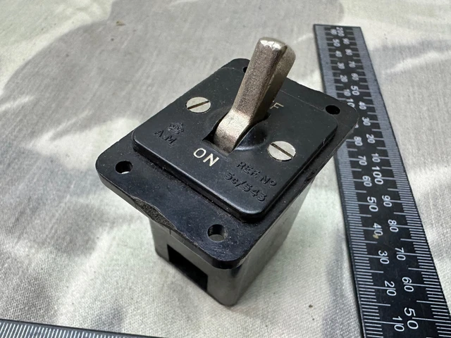 ORIGINAL WW2 BRITISH RAF AM Marked On/Off Switch - 5c/543 - Spitfire ...