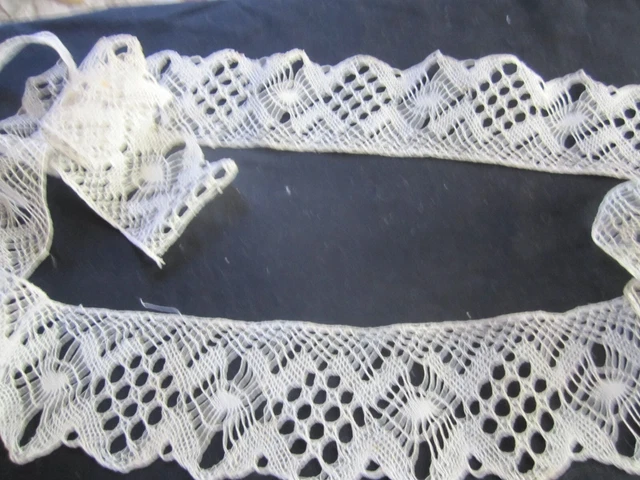 ANCIENNE DENTELLE AUX fuseaux (au carreau) EUR 10,00 - PicClick FR