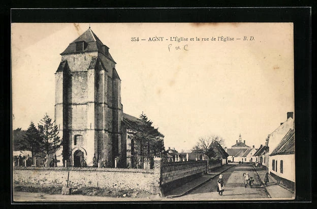 CPA Agny, L´Eglise et la rue de l´Eglise