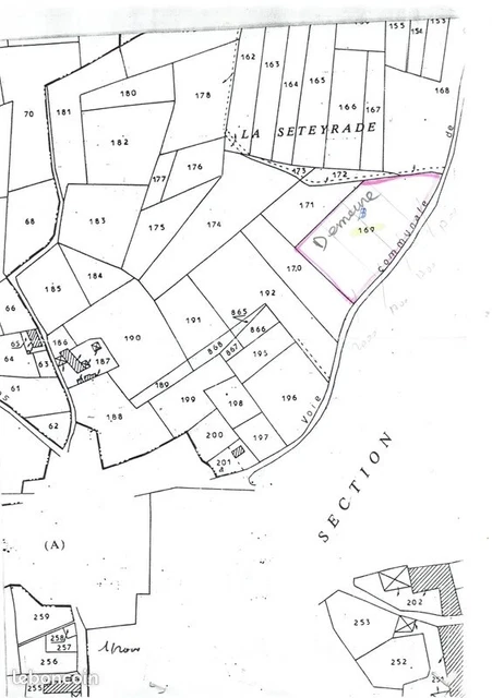 TERRAIN A VENDRE :Solignac sous Roche lieu dit Boubas Haute Loire 43 ; 7098m²