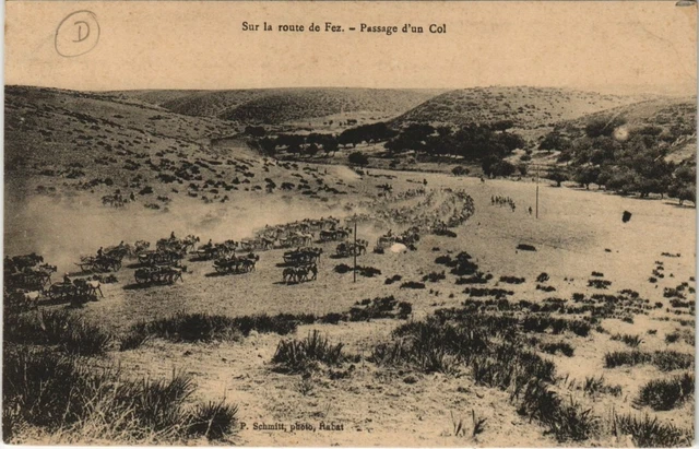 CPA AK Sur la Route de FEZ - Passage d'un Col MAROC (669475)