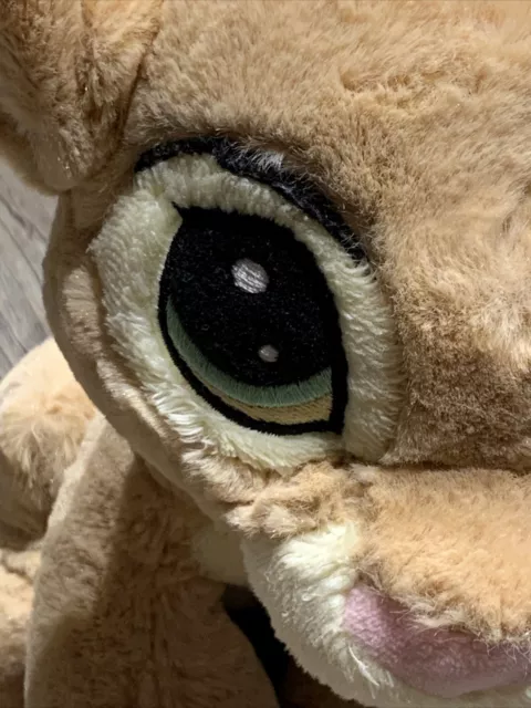 Peluche parcs à thème Disney roi lion bébé Nala 3