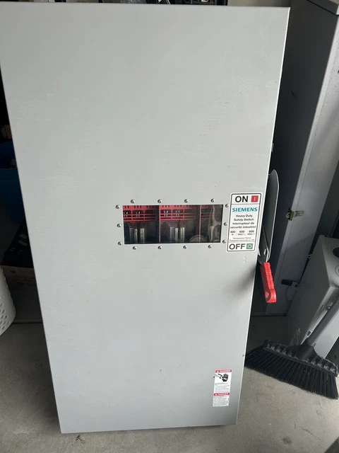 New Siemens  HF365JWA Fusible Safety Switch, 400 Amp 3 Phase 600VT 3R Type