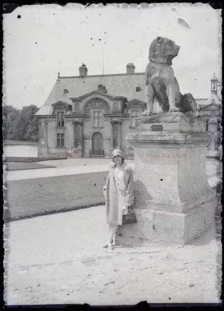 FRANCE Femme Château c1930 Photo NEGATIVE Plaque verre Stereo Vintage V31L13n5