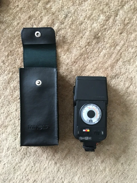 Minolta 132X Auto Shoe Mount Flash W/ Leather case