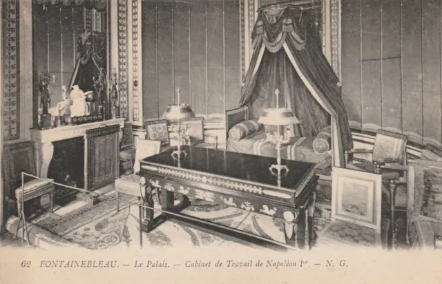 CPA 77 FONTAINEBLEAU Le Palais Cabinet de Travail de Napoléon 1er