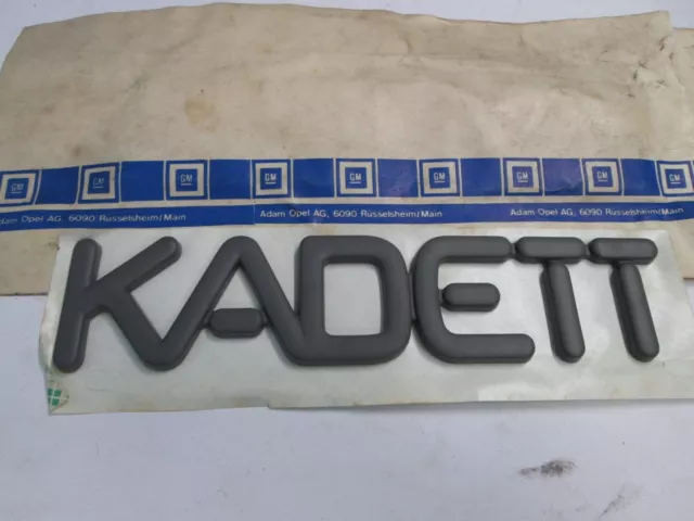 Neuer orig. OPEL Schriftzug "Kadett" für Kadett-E bis 1989 #129448