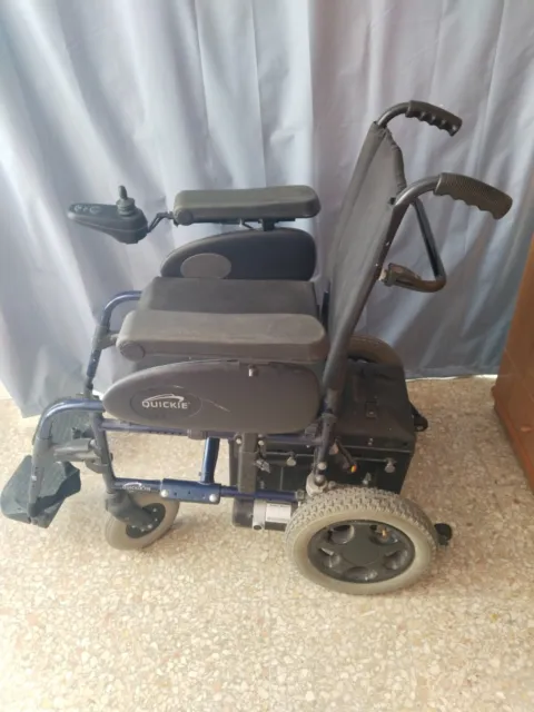 silla de ruedas electrica plegable vendo  con 2 baterias.