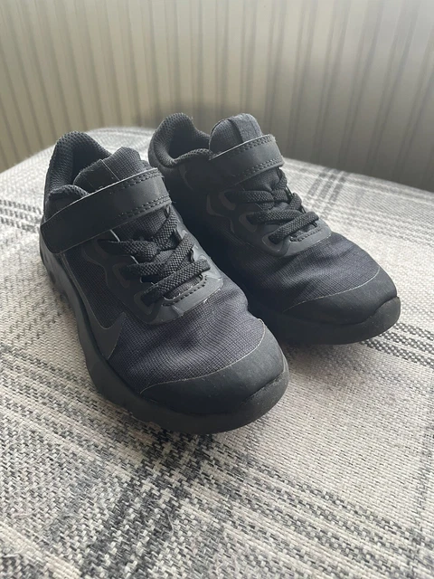 Boys nike deals trainers size 10
